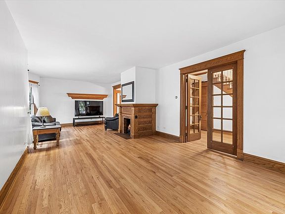 5th image of 6046 N Nickerson Ave