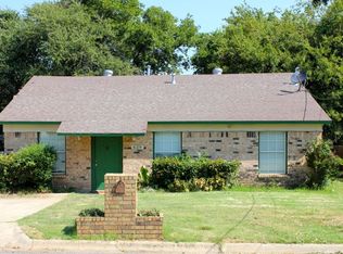 629 Park Ln, Denton, TX 76205