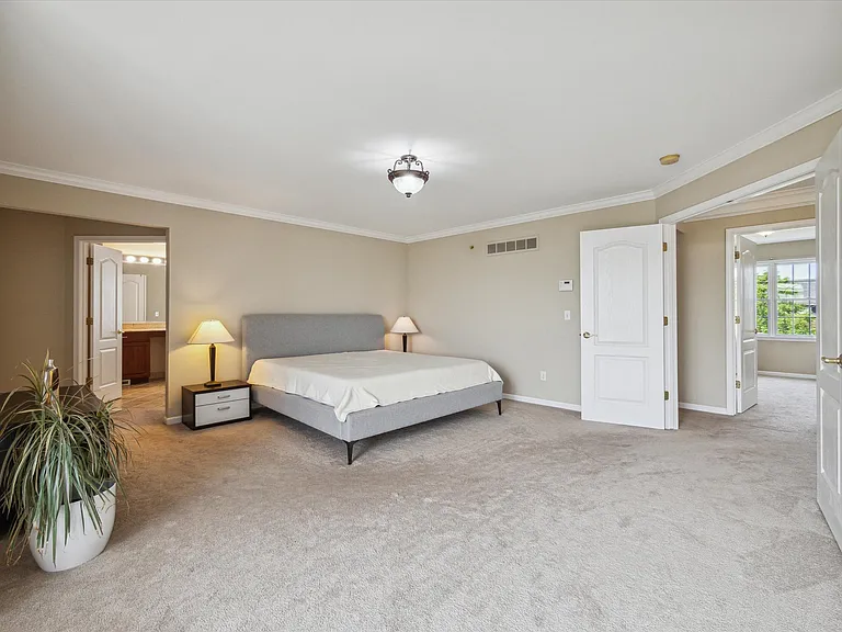 24323 Bellingham Dr — Photo 23