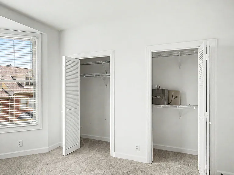 126 Forest Place Cir — Photo 36