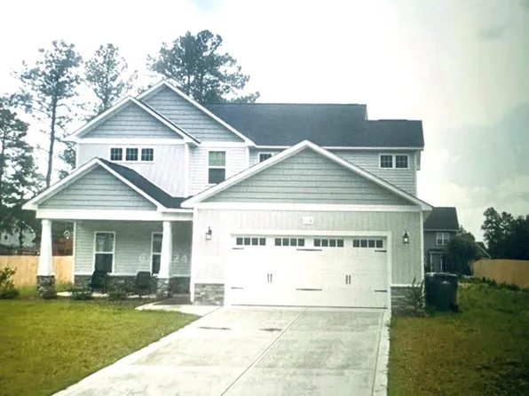 1116 Mayfern Dr, Hope Mills, NC 28348