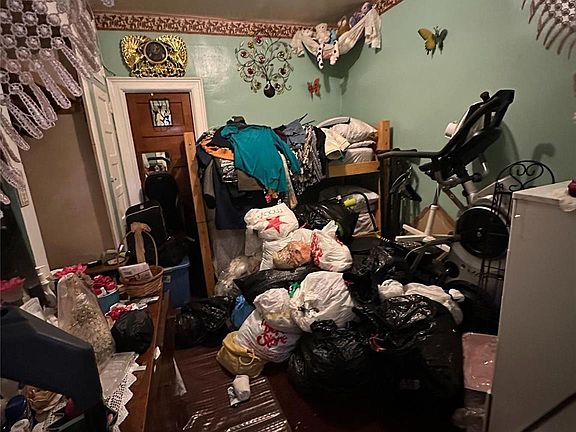 5th image of 229 Nichols Avenue