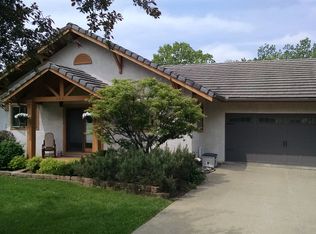 1402 Dogwood Dr, Fairfield, IA