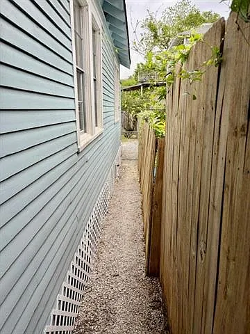 1928 Burdette St — Photo 14