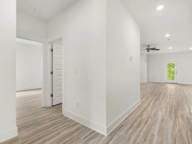 127 Holley Grove Ln — Photo 26