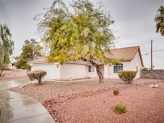 2nd image of 5525 Gulf Springs Ct