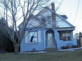 2916 S 10th St, Manitowoc, WI 54220