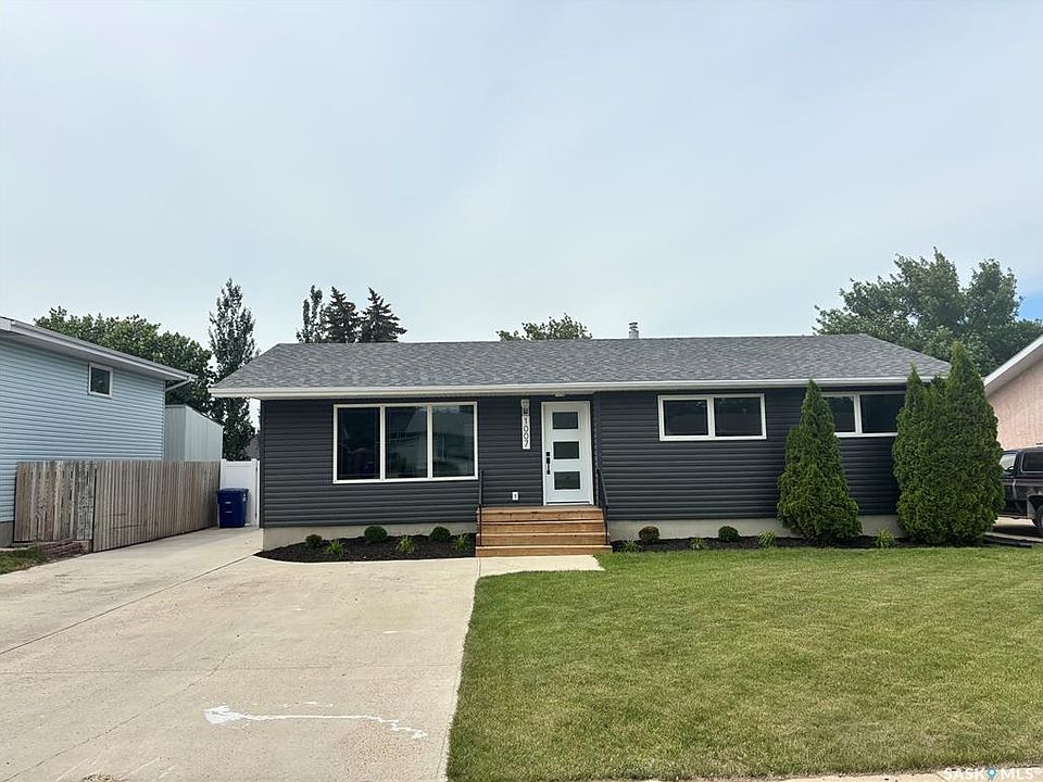 1st image of 1007 2nd STREET W