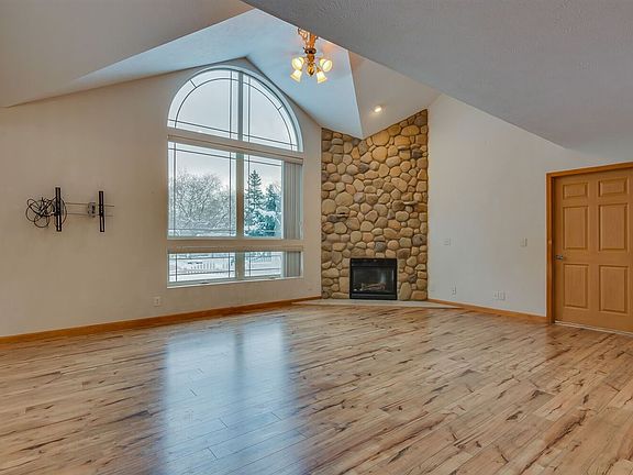 5th image of 55890 River Shore Ln
