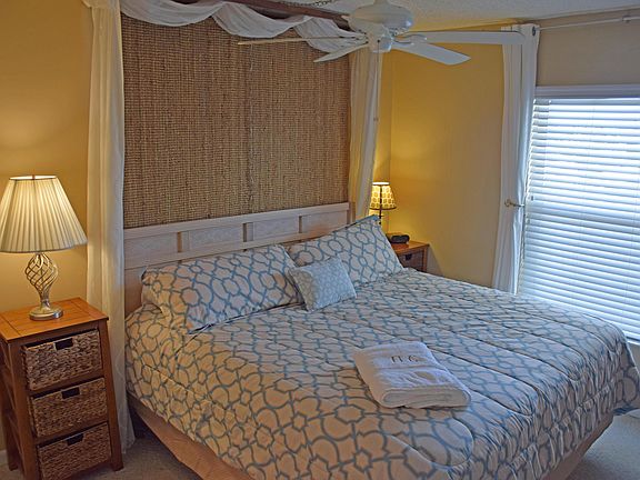 5th image of 7400 Ridgewood Ave #311