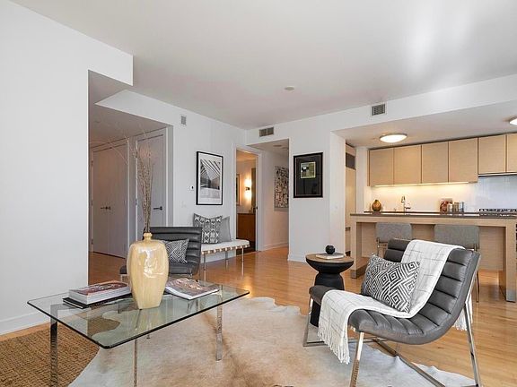 3rd image of 301 Mission St APT 11E