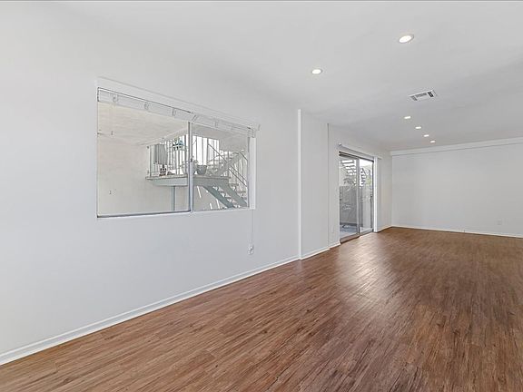 4th image of 5703 Hazeltine Ave APT 1