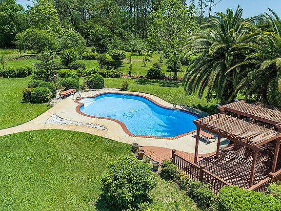 Pool and pergola