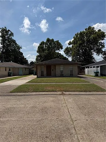 215 Duke Dr