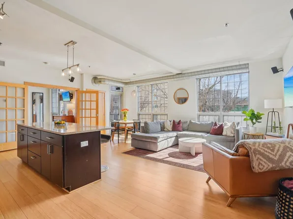 521 2nd St SE APT 216, Minneapolis, MN 55414