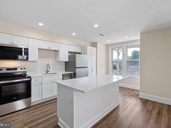 1306 W 13th St APT 2, Wilmington, DE 19806
