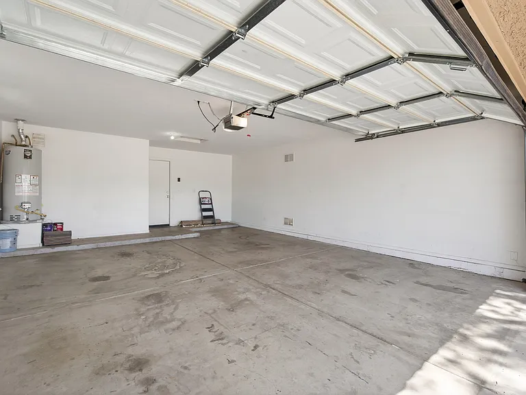 17846 W Buckhorn Dr — Photo 39
