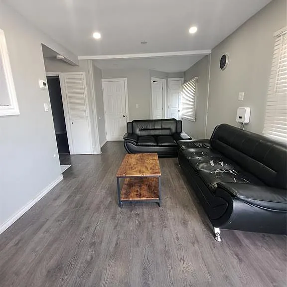 1621 California Ave — Photo 4