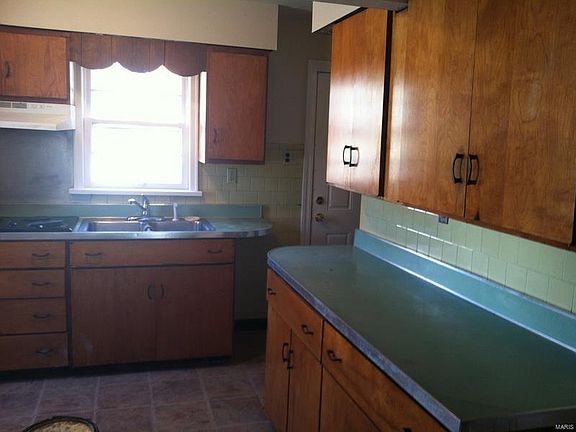 3rd image of 618 Wesley Ave