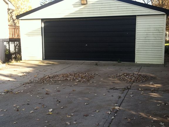 2 car garage 