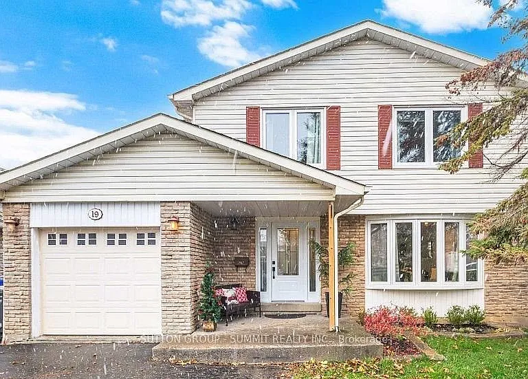 19 Jasper Cres #UPPER — Photo 2