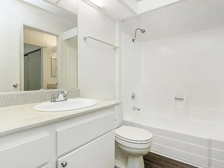 Maplewood Apartment Homes — Photo 27