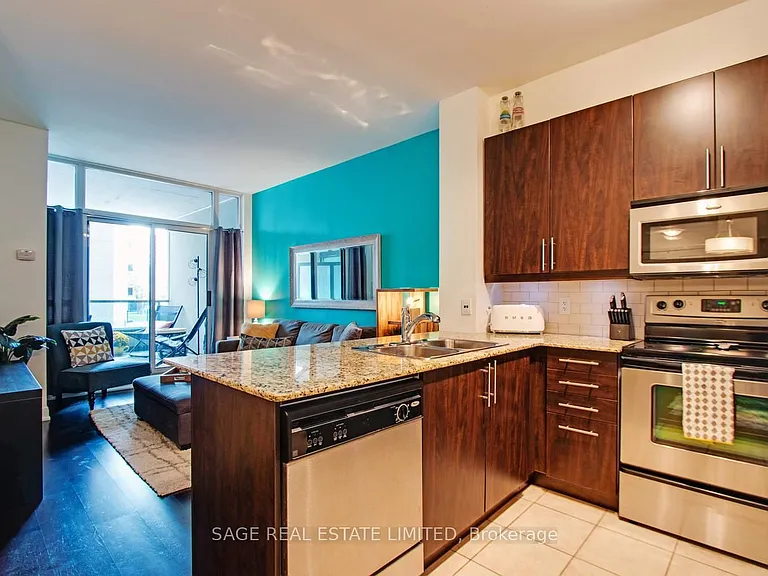 88 Broadway Ave #202 — Photo 11