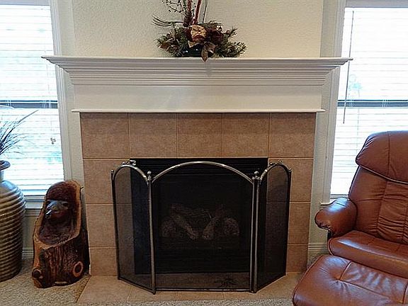 4th image of 221 Oleander Pl
