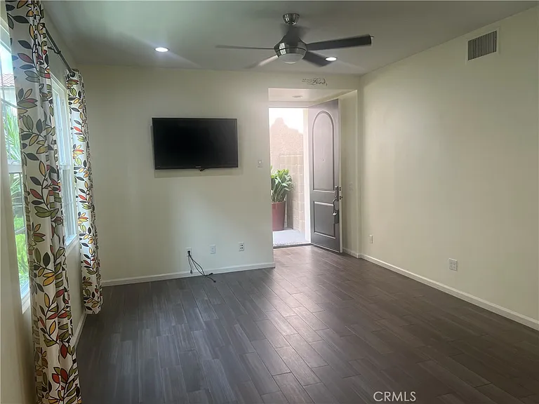 120 Strawberry Grv — Photo 13