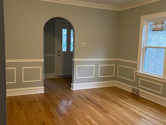 3rd image of 5424 N Oak Park Ave