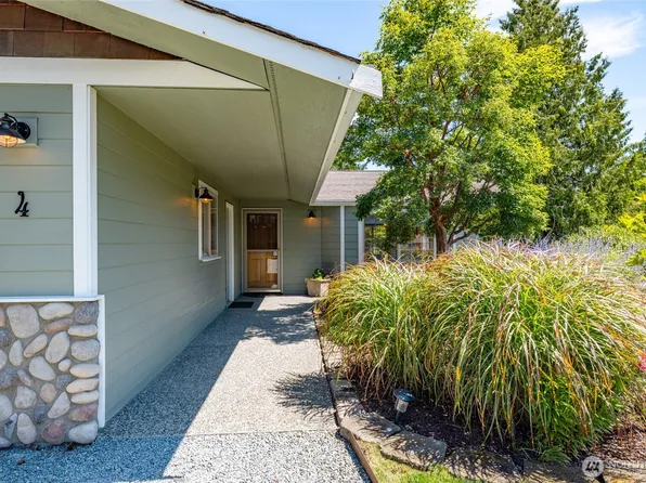 4 Quinault Way, La Conner, WA 98257