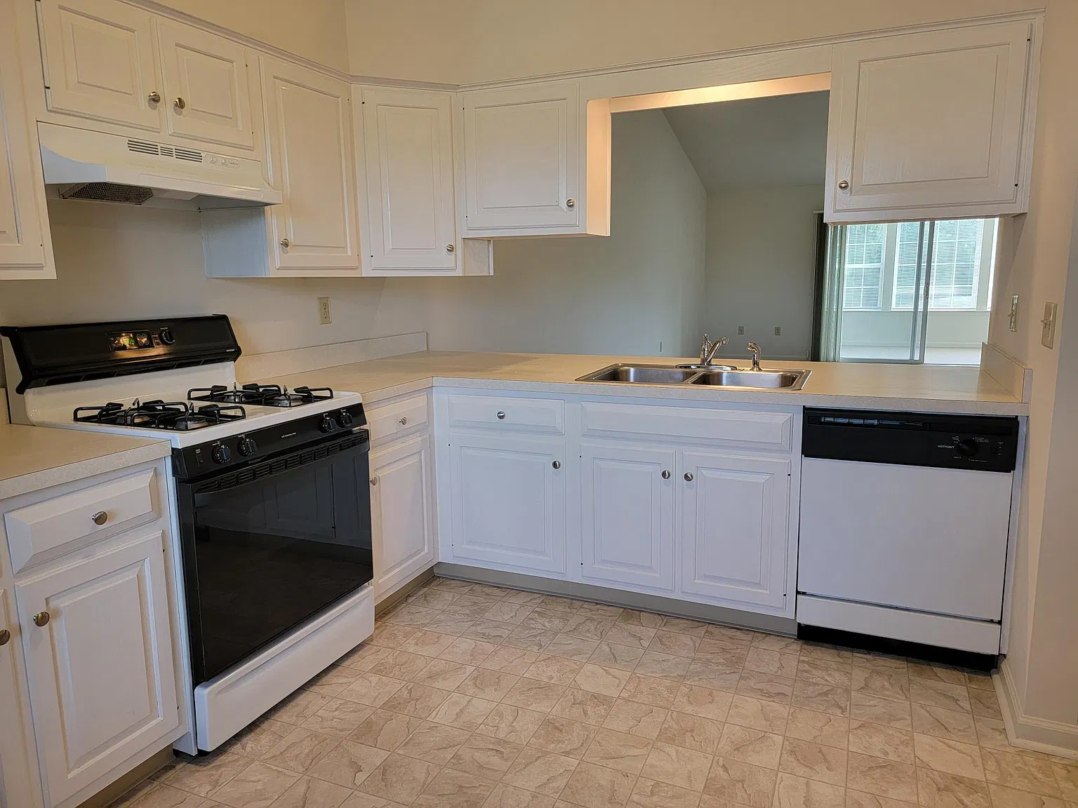 2 bed, 1230 sqft, $1,595 — Photo 4