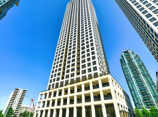 30 Elm Dr W #208, Mississauga, ON L5B 1L9