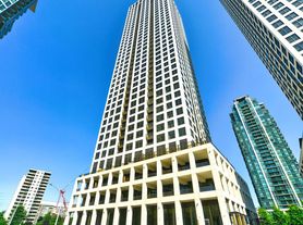 30 Elm Dr W