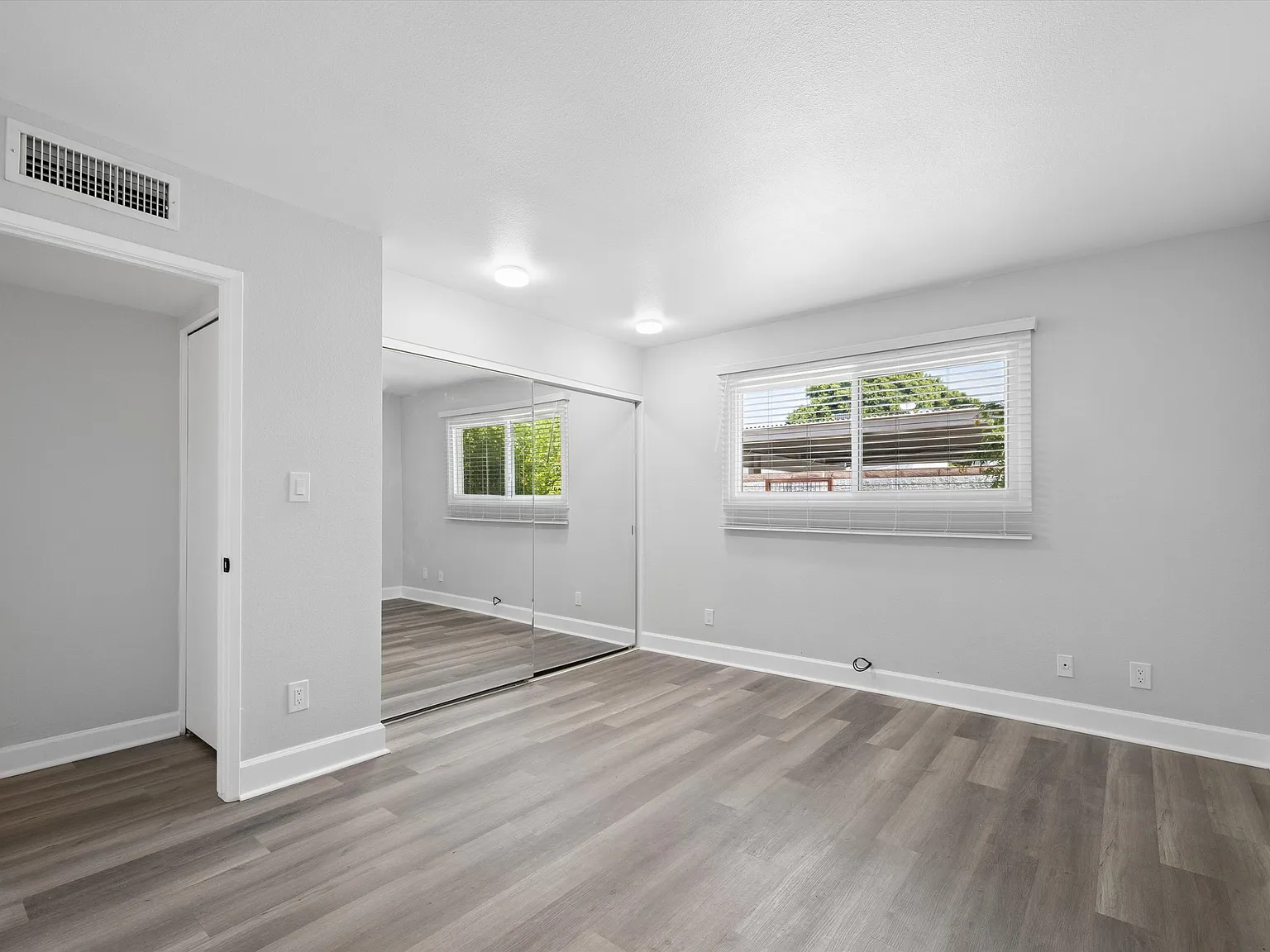 3 bed, 1298 sqft, $2,750 — Photo 4