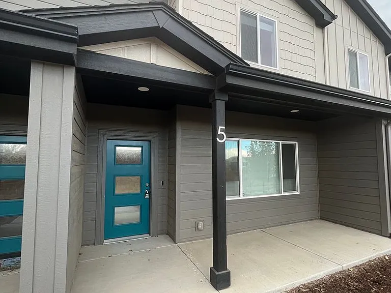 2720 Barnstormer St #5 — Photo 2