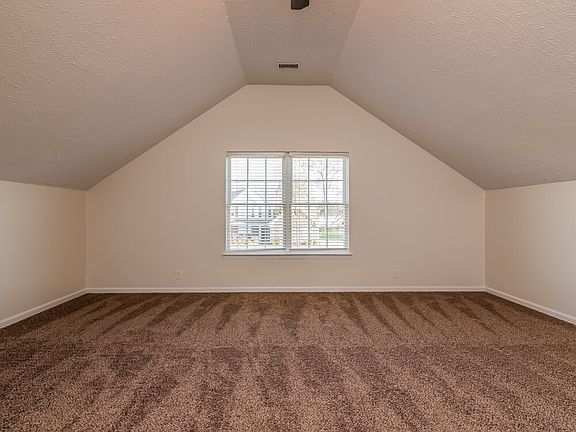 5th image of 1910 Saint Andrews Dr