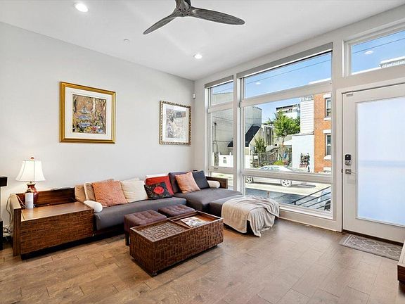 4th image of 1541 N Mascher St #2