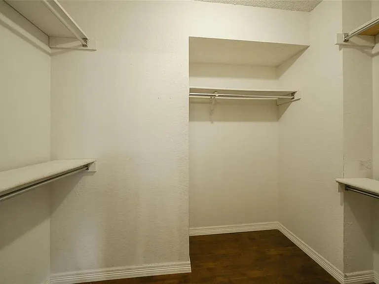 1804 Chattham Ct — Photo 42