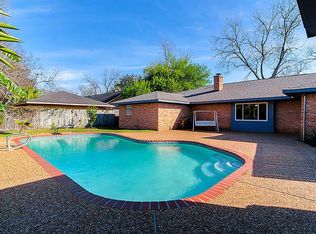 5634 Pine St, Houston, TX 77081