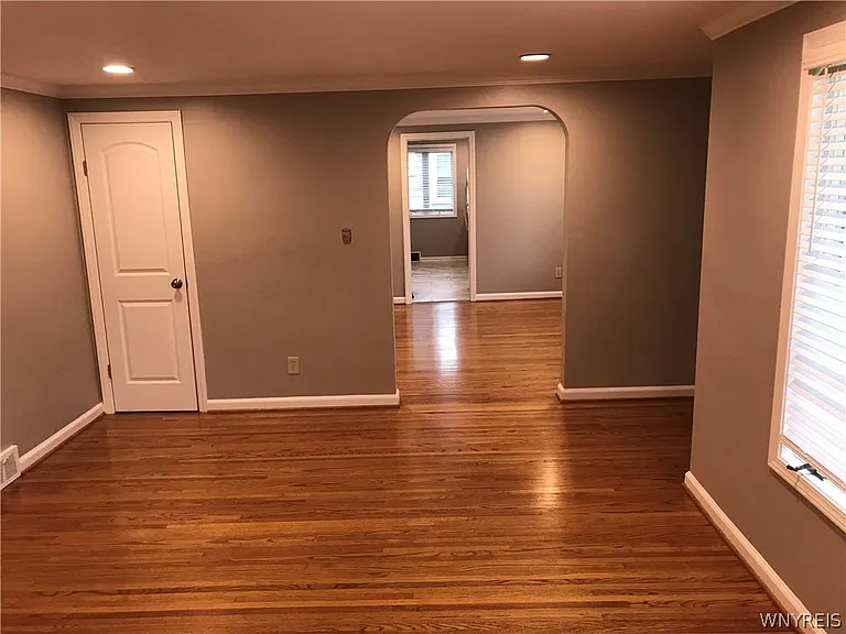 88 E Royal Pkwy — Photo 13