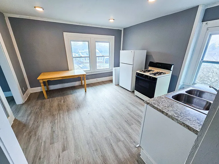 4831 E Washington St #4 — Photo 10