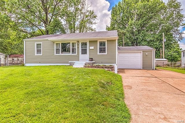 1st image of 131 Elmdale Ct
