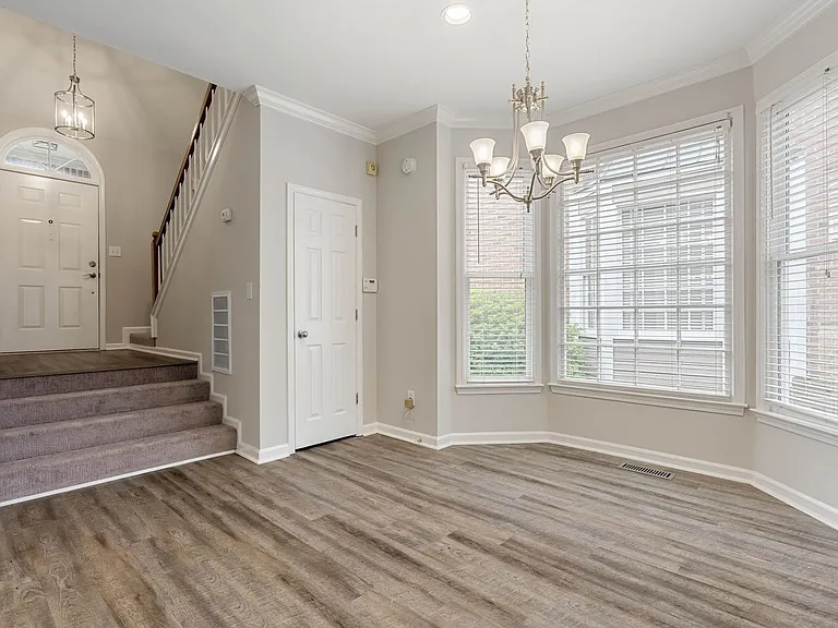 2031 Stone Brook Dr — Photo 16