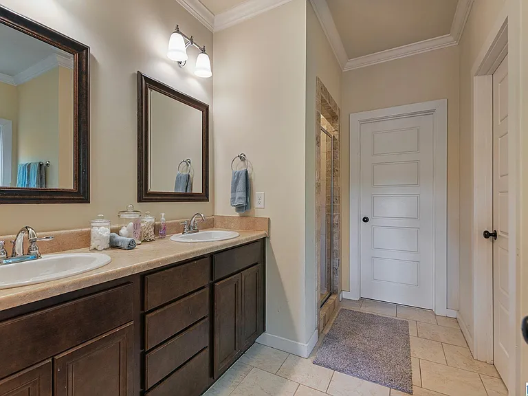 3508 Waters Rd — Photo 17