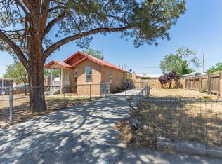 459 61st St NW, Albuquerque, NM 87105