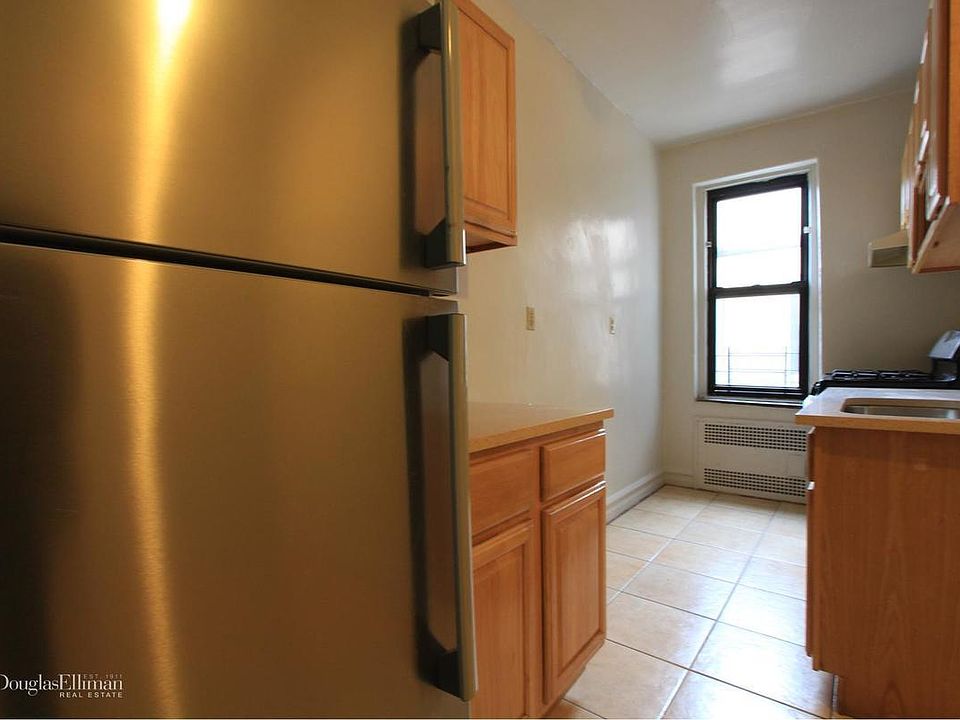2nd image of 1411 Avenue N APT B7