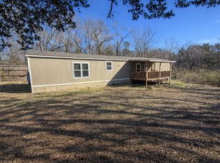 208 Duffy St #D, Emory, TX 75440