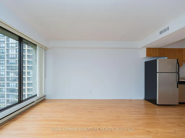 65 Harbour Sq #2109 — Photo 5