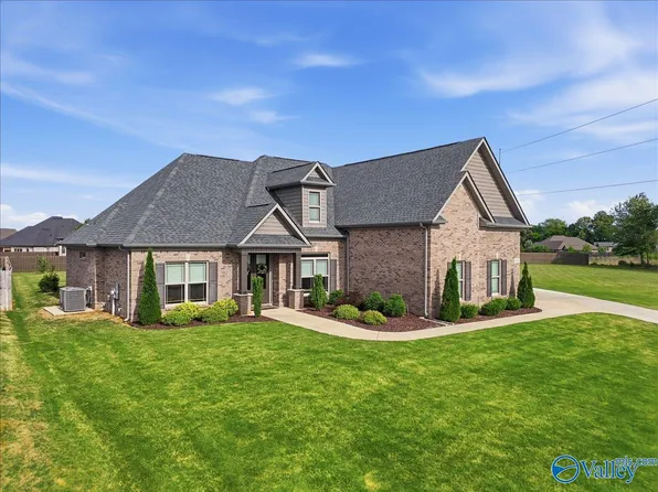 105 Ellis Ridge Dr, Meridianville, AL 35759